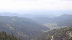 Dieses Bild zeigt eine Webcam-Aufnahme vom Achertal, aufgenommen am Sonntag, den 19.04.2026 um 17:30 Uhr. Die Temperatur betrug 8.6°C.