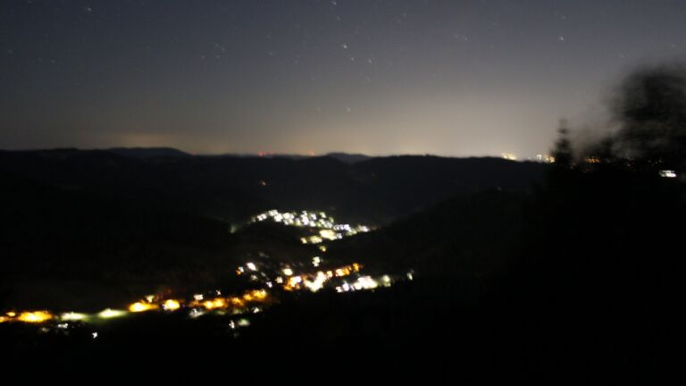 Dieses Bild zeigt eine Webcam-Aufnahme vom Achertal, aufgenommen am Samstag, den 08.08.2026 um 02:30 Uhr. Die Temperatur betrug 17.7°C.