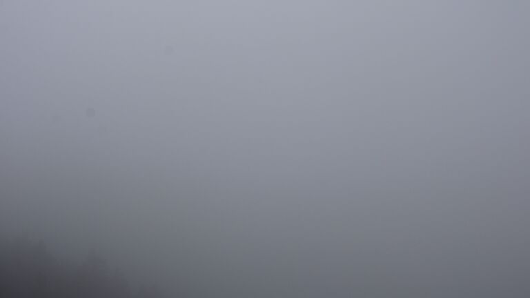 Dieses Bild zeigt eine Webcam-Aufnahme vom Achertal, aufgenommen am Montag, den 06.10.2025 um 11:50 Uhr. Die Temperatur betrug 4.4°C.