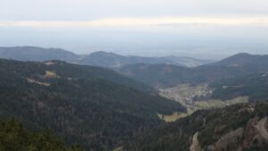 Dieses Bild zeigt eine Webcam-Aufnahme vom Achertal, aufgenommen am Freitag, den 19.12.2025 um 15:40 Uhr. Die Temperatur betrug 7.1°C.