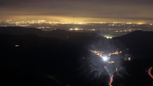 Dieses Bild zeigt eine Webcam-Aufnahme vom Achertal, aufgenommen am Mittwoch, den 10.12.2025 um 17:30 Uhr. Die Temperatur betrug 6°C.