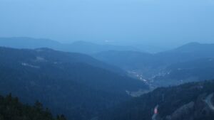 Dieses Bild zeigt eine Webcam-Aufnahme vom Achertal, aufgenommen am Montag, den 09.03.2026 um 06:30 Uhr. Die Temperatur betrug 7.7°C.