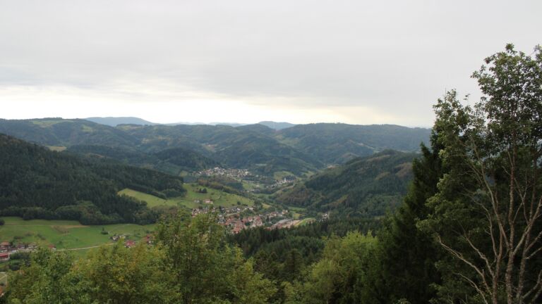 Dieses Bild zeigt eine Webcam-Aufnahme vom Achertal, aufgenommen am Freitag, den 18.09.2026 um 09:50 Uhr. Die Temperatur betrug 12.4°C.