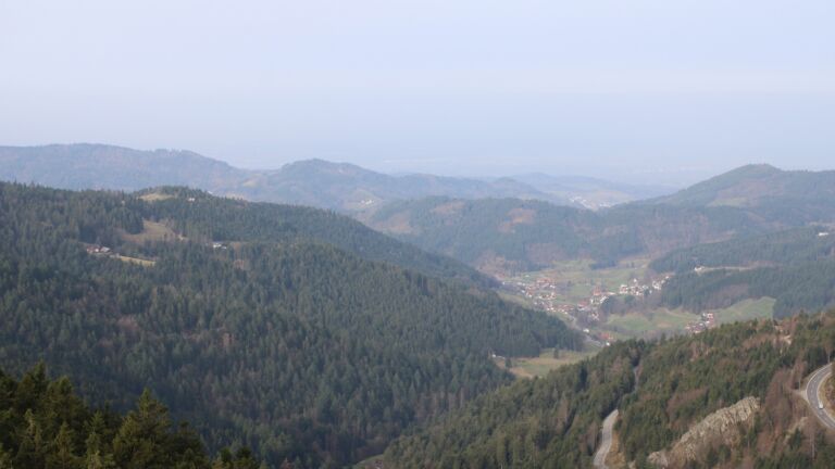 Dieses Bild zeigt eine Webcam-Aufnahme vom Achertal, aufgenommen am Samstag, den 07.03.2026 um 09:00 Uhr. Die Temperatur betrug 9.3°C.