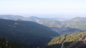 Dieses Bild zeigt eine Webcam-Aufnahme vom Achertal, aufgenommen am Donnerstag, den 18.12.2025 um 09:50 Uhr. Die Temperatur betrug 6.2°C.