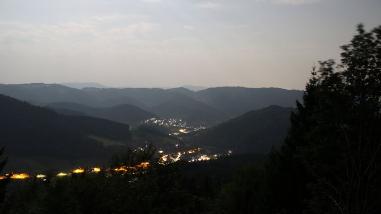 Dieses Bild zeigt eine Webcam-Aufnahme vom Achertal, aufgenommen am Freitag, den 31.07.2026 um 04:00 Uhr. Die Temperatur betrug 24.6°C.