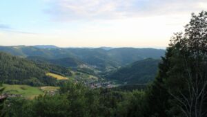 Dieses Bild zeigt eine Webcam-Aufnahme vom Achertal, aufgenommen am Montag, den 15.06.2026 um 20:40 Uhr. Die Temperatur betrug 17.8°C.