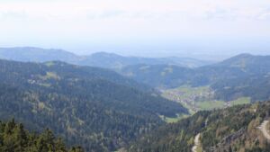 Dieses Bild zeigt eine Webcam-Aufnahme vom Achertal, aufgenommen am Samstag, den 18.04.2026 um 14:50 Uhr. Die Temperatur betrug 15.6°C.