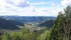 Dieses Bild zeigt eine Webcam-Aufnahme vom Achertal, aufgenommen am Samstag, den 29.08.2026 um 12:10 Uhr. Die Temperatur betrug 20.9°C.