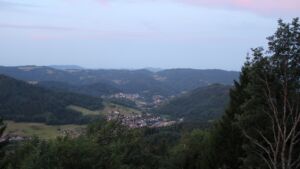 Dieses Bild zeigt eine Webcam-Aufnahme vom Achertal, aufgenommen am Donnerstag, den 23.07.2026 um 05:40 Uhr. Die Temperatur betrug 11.9°C.