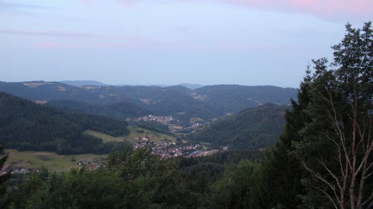 Dieses Bild zeigt eine Webcam-Aufnahme vom Achertal, aufgenommen am Donnerstag, den 23.07.2026 um 05:40 Uhr. Die Temperatur betrug 11.9°C.