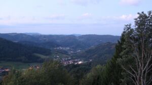 Dieses Bild zeigt eine Webcam-Aufnahme vom Achertal, aufgenommen am Mittwoch, den 07.10.2026 um 07:10 Uhr. Die Temperatur betrug 16°C.