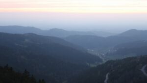 Dieses Bild zeigt eine Webcam-Aufnahme vom Achertal, aufgenommen am Mittwoch, den 15.04.2026 um 20:40 Uhr. Die Temperatur betrug 7.5°C.