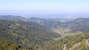 Dieses Bild zeigt eine Webcam-Aufnahme vom Achertal, aufgenommen am Freitag, den 24.04.2026 um 10:00 Uhr. Die Temperatur betrug 12.4°C.