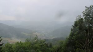 Dieses Bild zeigt eine Webcam-Aufnahme vom Achertal, aufgenommen am Sonntag, den 31.05.2026 um 15:20 Uhr. Die Temperatur betrug 16.7°C.