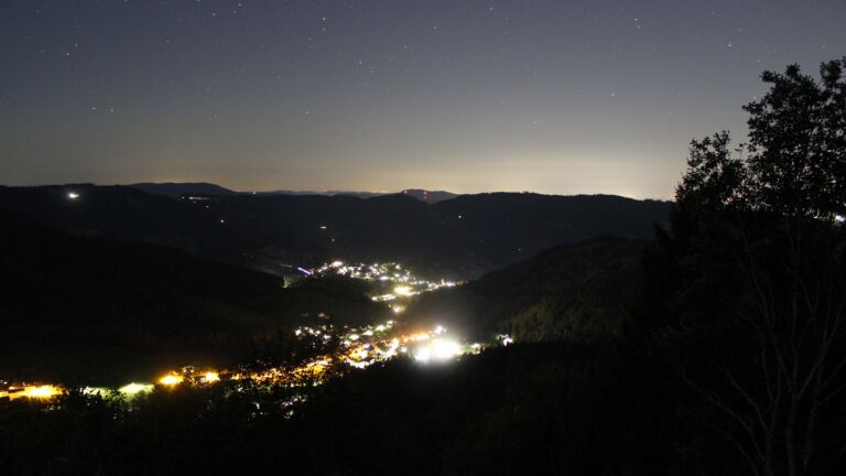 Dieses Bild zeigt eine Webcam-Aufnahme vom Achertal, aufgenommen am Dienstag, den 06.10.2026 um 06:10 Uhr. Die Temperatur betrug 15.1°C.