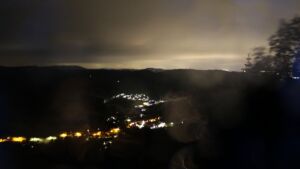 Dieses Bild zeigt eine Webcam-Aufnahme vom Achertal, aufgenommen am Freitag, den 12.06.2026 um 02:40 Uhr. Die Temperatur betrug 8.4°C.