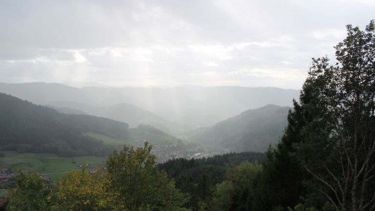 Dieses Bild zeigt eine Webcam-Aufnahme vom Achertal, aufgenommen am Samstag, den 24.10.2026 um 15:10 Uhr. Die Temperatur betrug 7°C.