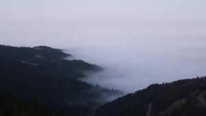 Dieses Bild zeigt eine Webcam-Aufnahme vom Achertal, aufgenommen am Sonntag, den 14.12.2025 um 07:40 Uhr. Die Temperatur betrug 5.5°C.