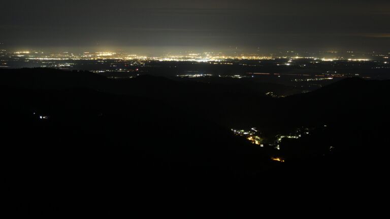 Dieses Bild zeigt eine Webcam-Aufnahme vom Achertal, aufgenommen am Freitag, den 03.10.2025 um 02:30 Uhr. Die Temperatur betrug 3.1°C.