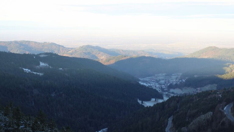 Dieses Bild zeigt eine Webcam-Aufnahme vom Achertal, aufgenommen am Mittwoch, den 19.11.2025 um 08:30 Uhr. Die Temperatur betrug -2.6°C.