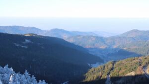 Dieses Bild zeigt eine Webcam-Aufnahme vom Achertal, aufgenommen am Freitag, den 26.12.2025 um 10:00 Uhr. Die Temperatur betrug 3.6°C.