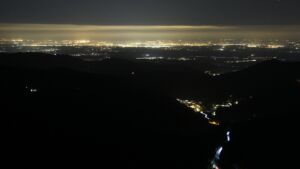Dieses Bild zeigt eine Webcam-Aufnahme vom Achertal, aufgenommen am Dienstag, den 14.10.2025 um 22:30 Uhr. Die Temperatur betrug 6.3°C.