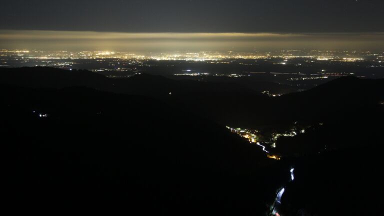 Dieses Bild zeigt eine Webcam-Aufnahme vom Achertal, aufgenommen am Dienstag, den 14.10.2025 um 22:30 Uhr. Die Temperatur betrug 6.3°C.