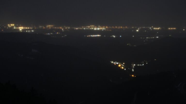 Dieses Bild zeigt eine Webcam-Aufnahme vom Achertal, aufgenommen am Samstag, den 04.04.2026 um 01:00 Uhr. Die Temperatur betrug 3.4°C.