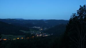 Dieses Bild zeigt eine Webcam-Aufnahme vom Achertal, aufgenommen am Dienstag, den 07.07.2026 um 04:40 Uhr. Die Temperatur betrug 20.3°C.