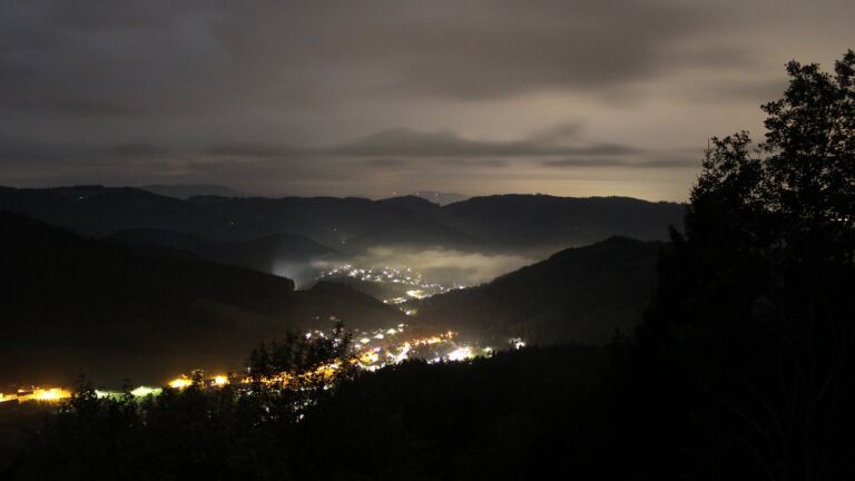 Dieses Bild zeigt eine Webcam-Aufnahme vom Achertal, aufgenommen am Dienstag, den 20.10.2026 um 23:30 Uhr. Die Temperatur betrug 10.3°C.