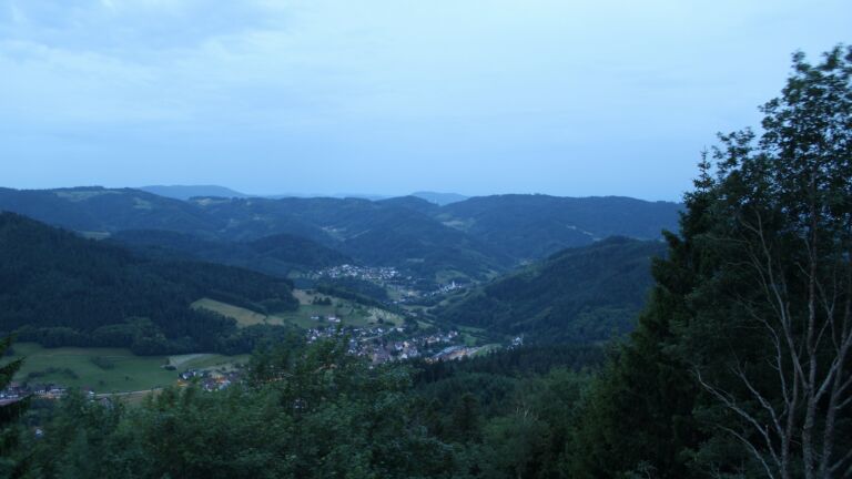 Dieses Bild zeigt eine Webcam-Aufnahme vom Achertal, aufgenommen am Dienstag, den 16.06.2026 um 05:00 Uhr. Die Temperatur betrug 17°C.