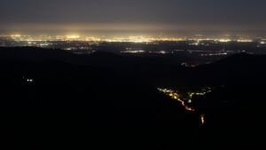 Dieses Bild zeigt eine Webcam-Aufnahme vom Achertal, aufgenommen am Freitag, den 24.04.2026 um 05:00 Uhr. Die Temperatur betrug 7.8°C.