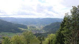 Dieses Bild zeigt eine Webcam-Aufnahme vom Achertal, aufgenommen am Samstag, den 10.10.2026 um 13:50 Uhr. Die Temperatur betrug 10°C.