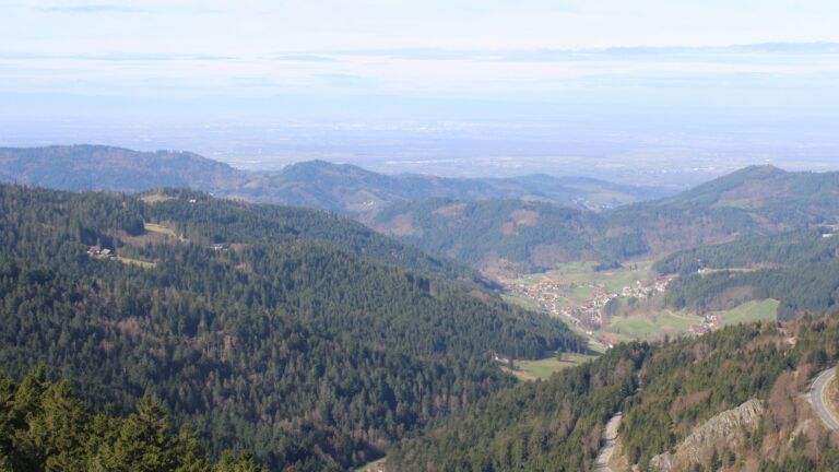 Dieses Bild zeigt eine Webcam-Aufnahme vom Achertal, aufgenommen am Freitag, den 13.03.2026 um 10:40 Uhr. Die Temperatur betrug 7.1°C.