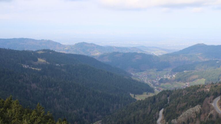 Dieses Bild zeigt eine Webcam-Aufnahme vom Achertal, aufgenommen am Samstag, den 28.02.2026 um 09:50 Uhr. Die Temperatur betrug 6.7°C.