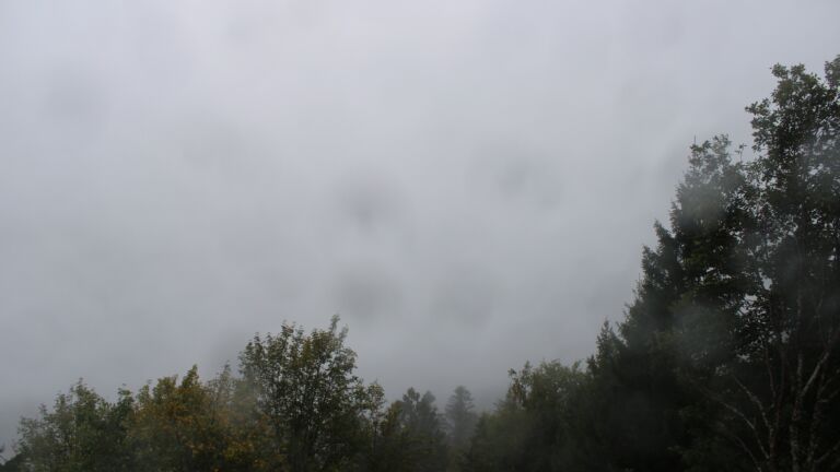 Dieses Bild zeigt eine Webcam-Aufnahme vom Achertal, aufgenommen am Mittwoch, den 21.10.2026 um 10:10 Uhr. Die Temperatur betrug 7.2°C.