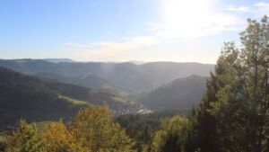 Dieses Bild zeigt eine Webcam-Aufnahme vom Achertal, aufgenommen am Dienstag, den 27.10.2026 um 15:50 Uhr. Die Temperatur betrug 19.9°C.