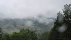 Dieses Bild zeigt eine Webcam-Aufnahme vom Achertal, aufgenommen am Dienstag, den 09.06.2026 um 08:40 Uhr. Die Temperatur betrug 9.8°C.