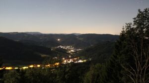 Dieses Bild zeigt eine Webcam-Aufnahme vom Achertal, aufgenommen am Samstag, den 04.07.2026 um 03:20 Uhr. Die Temperatur betrug 16.1°C.