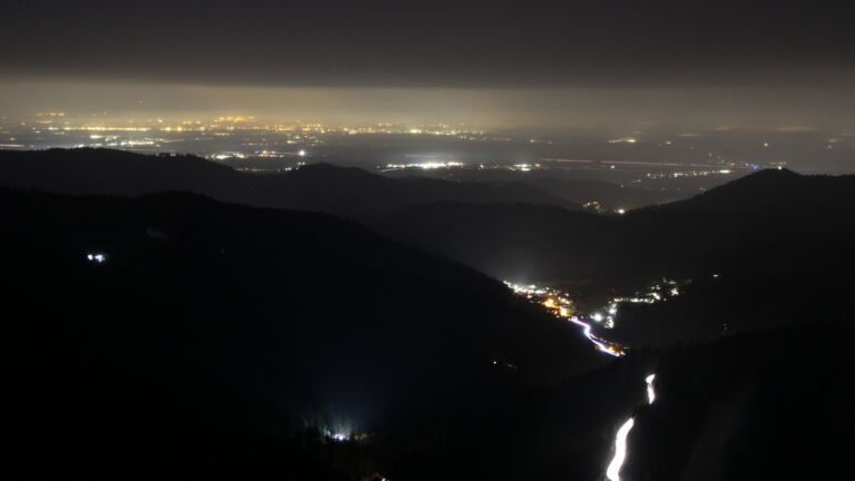 Dieses Bild zeigt eine Webcam-Aufnahme vom Achertal, aufgenommen am Dienstag, den 10.02.2026 um 06:30 Uhr. Die Temperatur betrug 2.2°C.