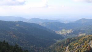 Dieses Bild zeigt eine Webcam-Aufnahme vom Achertal, aufgenommen am Dienstag, den 14.10.2025 um 15:00 Uhr. Die Temperatur betrug 12°C.