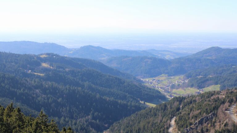 Dieses Bild zeigt eine Webcam-Aufnahme vom Achertal, aufgenommen am Montag, den 02.03.2026 um 14:50 Uhr. Die Temperatur betrug 10.6°C.