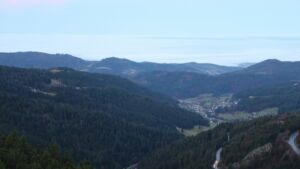 Dieses Bild zeigt eine Webcam-Aufnahme vom Achertal, aufgenommen am Donnerstag, den 11.12.2025 um 08:00 Uhr. Die Temperatur betrug 5.3°C.