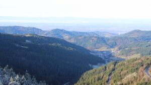 Dieses Bild zeigt eine Webcam-Aufnahme vom Achertal, aufgenommen am Montag, den 01.12.2025 um 10:10 Uhr. Die Temperatur betrug 4.2°C.