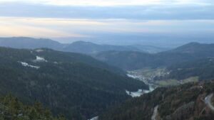 Dieses Bild zeigt eine Webcam-Aufnahme vom Achertal, aufgenommen am Mittwoch, den 19.11.2025 um 16:10 Uhr. Die Temperatur betrug -1.1°C.