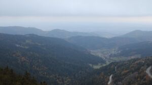 Dieses Bild zeigt eine Webcam-Aufnahme vom Achertal, aufgenommen am Montag, den 13.10.2025 um 18:30 Uhr. Die Temperatur betrug 6.1°C.
