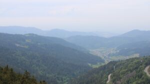 Dieses Bild zeigt eine Webcam-Aufnahme vom Achertal, aufgenommen am Sonntag, den 10.05.2026 um 14:10 Uhr. Die Temperatur betrug 17.7°C.