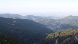 Dieses Bild zeigt eine Webcam-Aufnahme vom Achertal, aufgenommen am Donnerstag, den 18.12.2025 um 09:40 Uhr. Die Temperatur betrug 6.2°C.