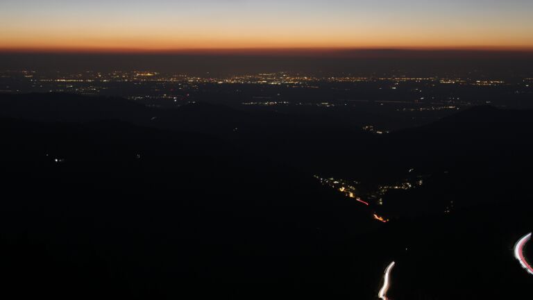 Dieses Bild zeigt eine Webcam-Aufnahme vom Achertal, aufgenommen am Sonntag, den 12.10.2025 um 19:50 Uhr. Die Temperatur betrug 6.2°C.